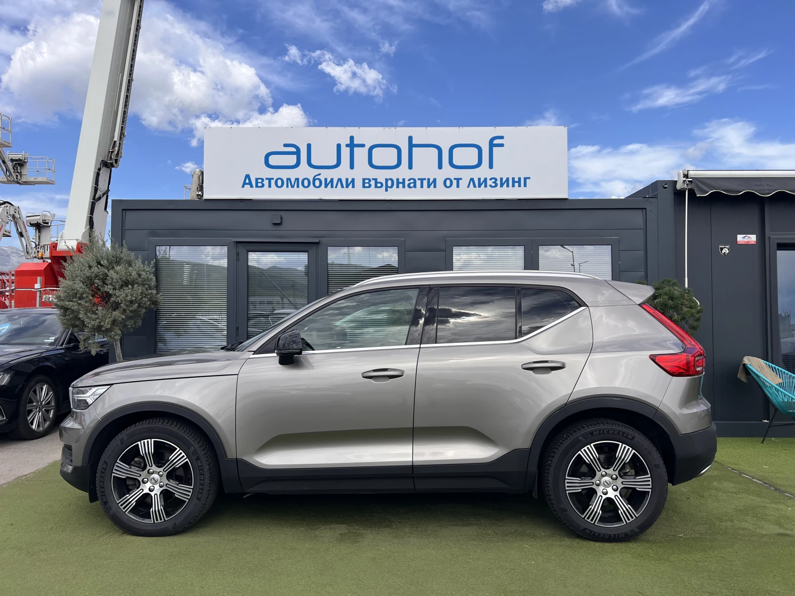 Volvo XC40 INSCRIPTION/2.0D4/190k.c./AT8/4х4, снимка 3 - Автомобили и джипове - 55824122