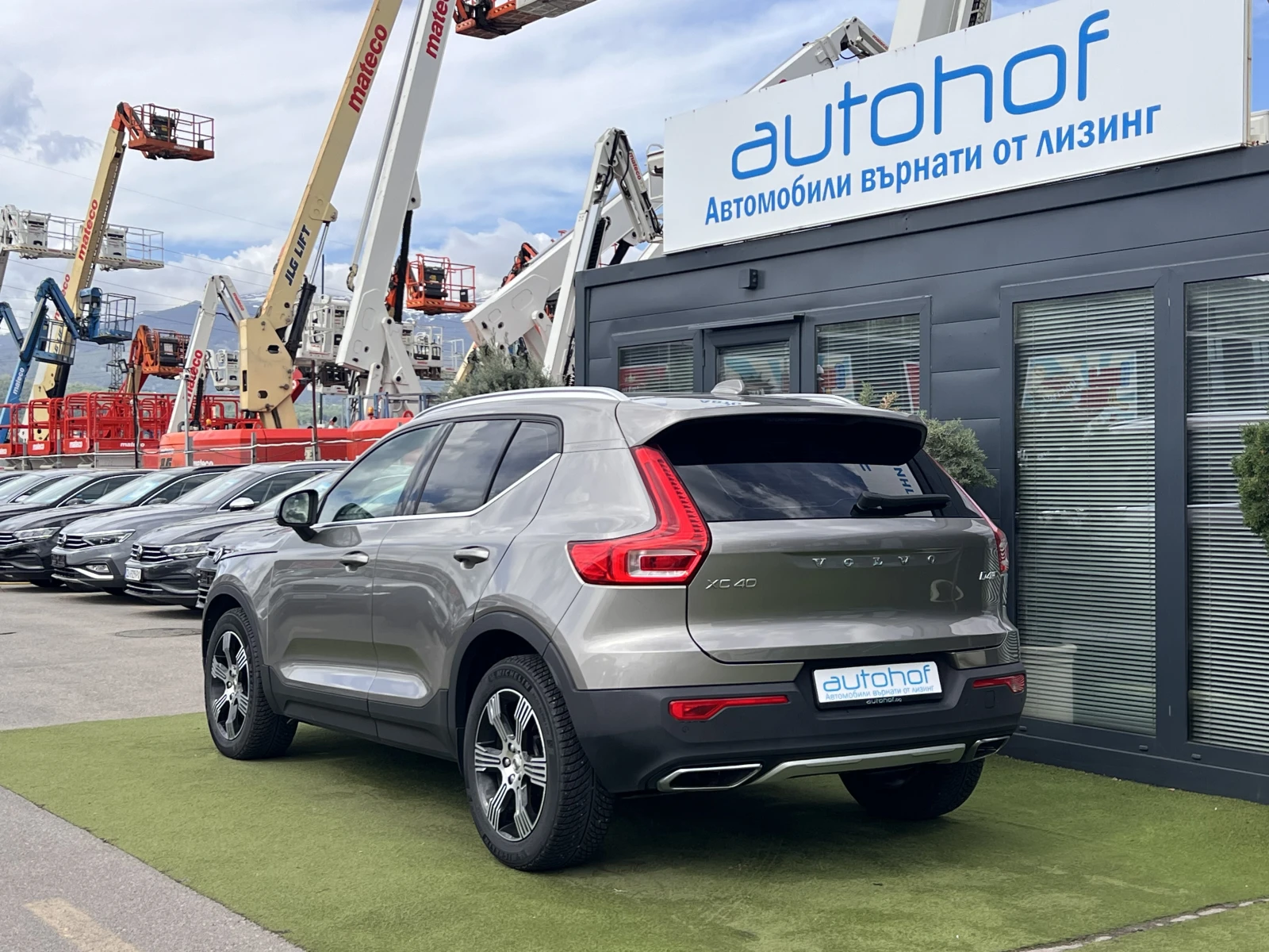 Volvo XC40 INSCRIPTION/2.0D4/190k.c./AT8/4х4, снимка 2 - Автомобили и джипове - 55824122
