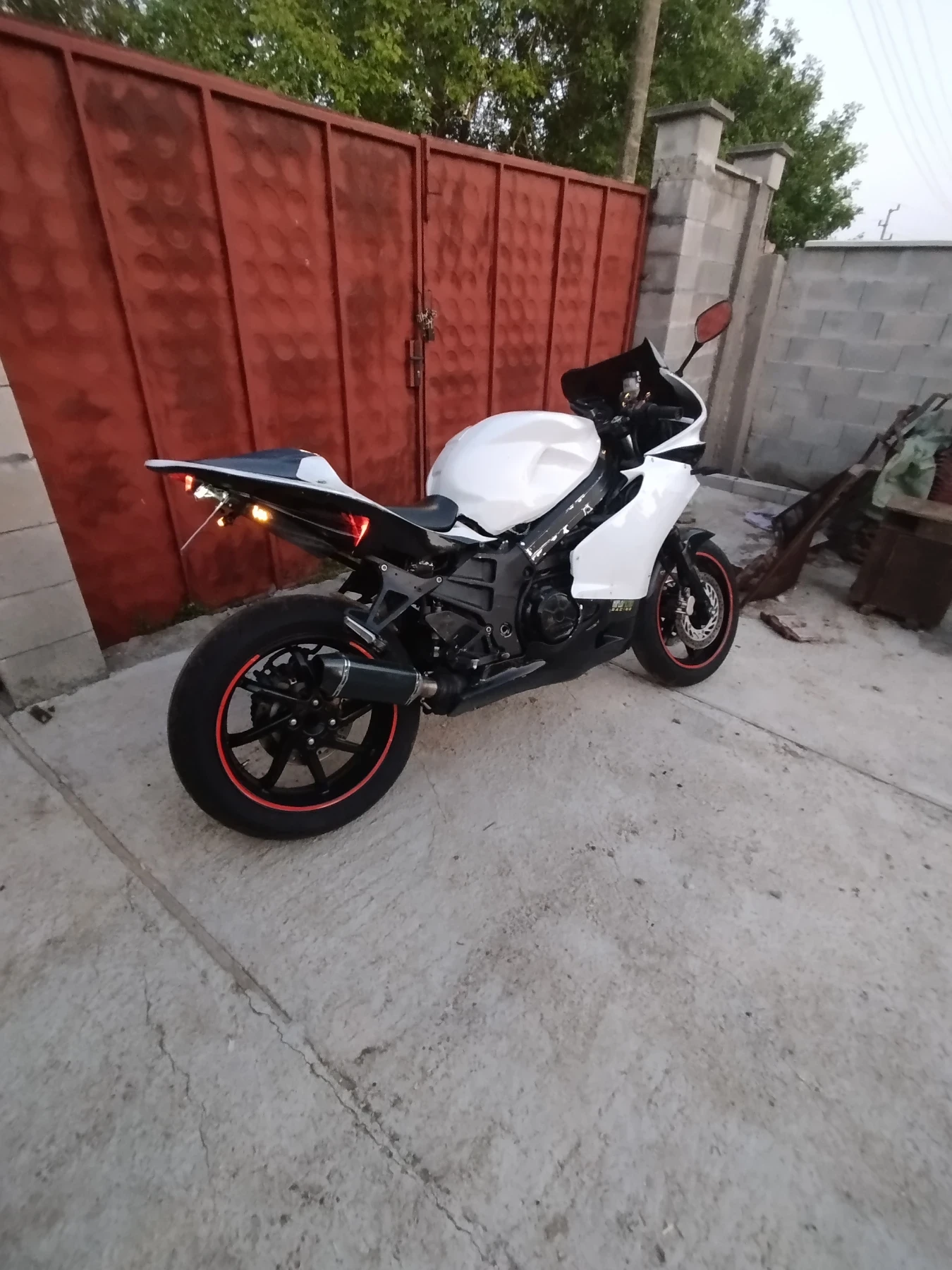 Honda Vtr 750 - изображение 2