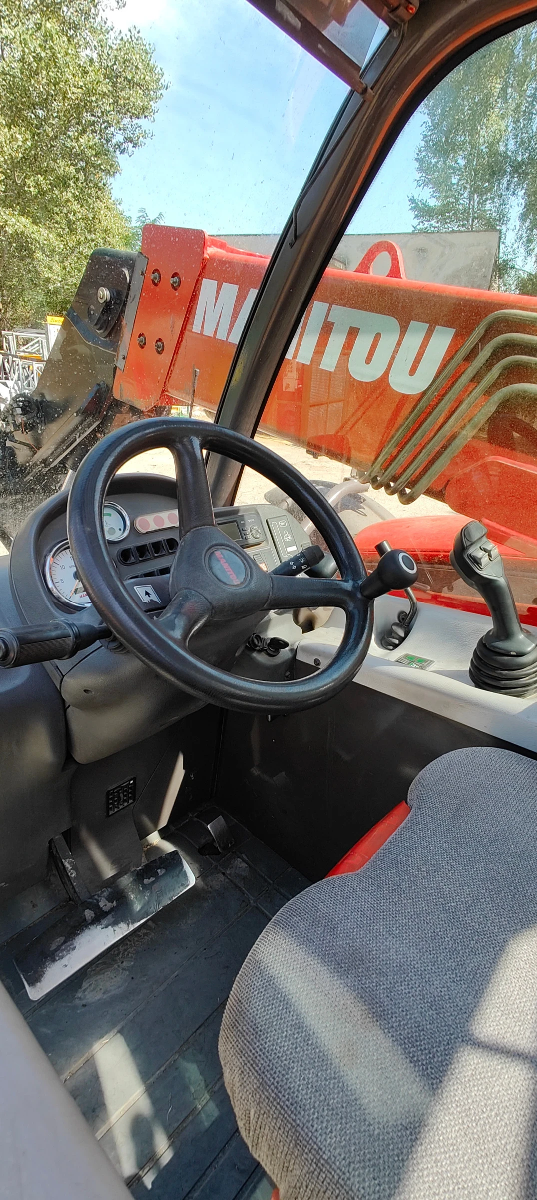 Телескопични товарачи Manitou MLT634 120LSU - изображение 10