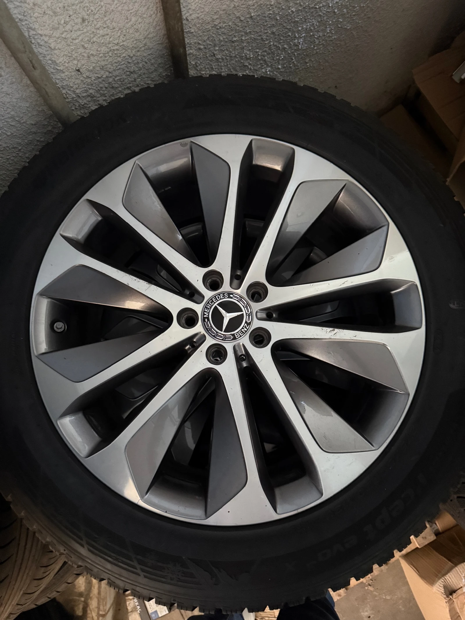 Гуми с джанти Hankook 275/50R20