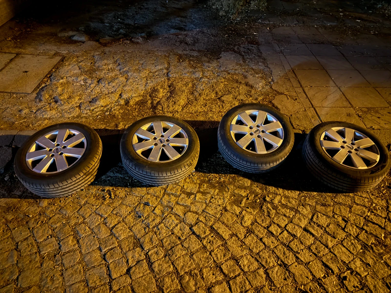 Гуми с джанти Други 205/55R16