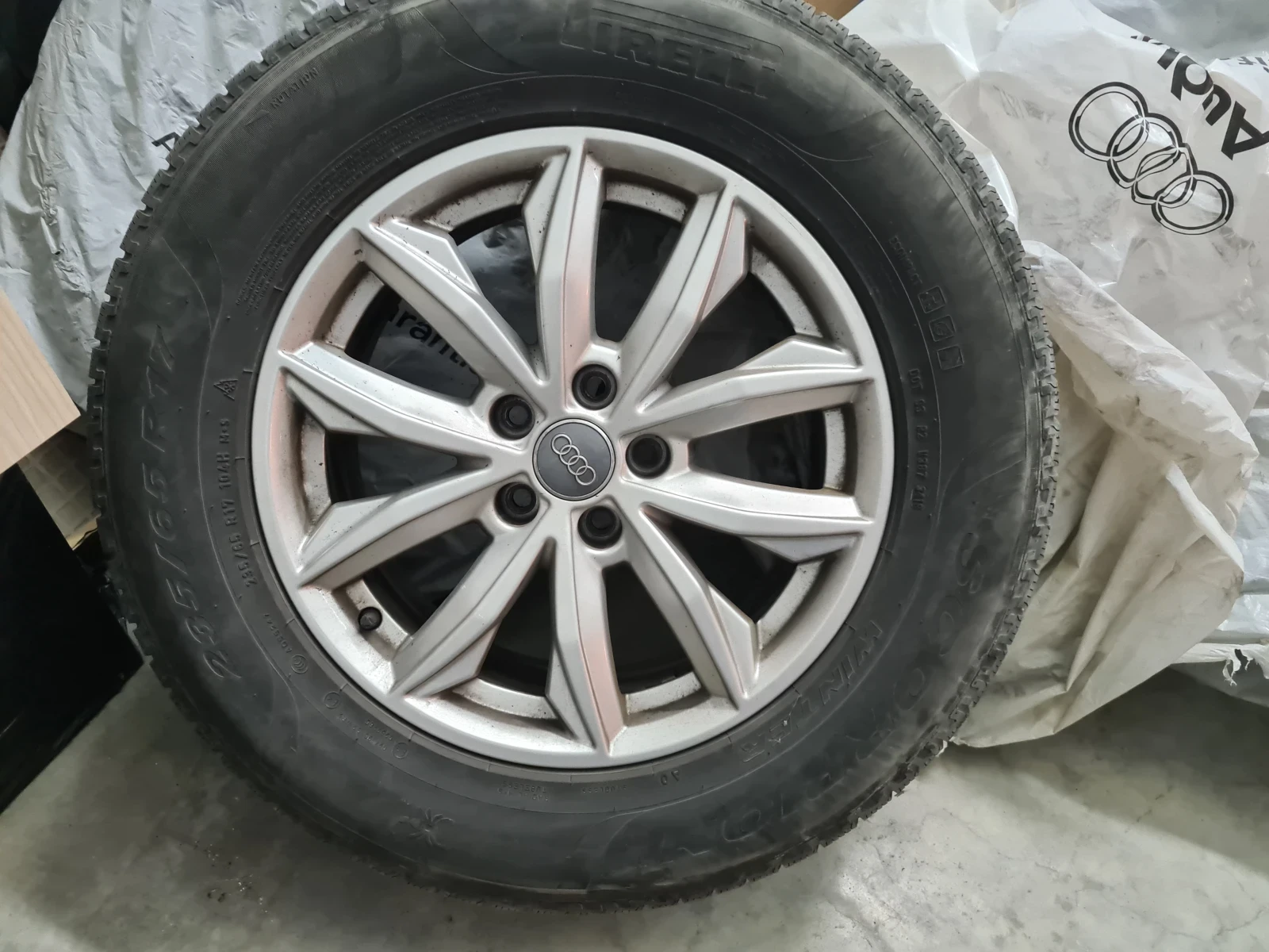 Гуми с джанти Pirelli 235/65R17, снимка 2 - Гуми и джанти - 56154453