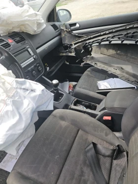 VW Golf - 800 € / 1564.66 лв. - 80838575 7