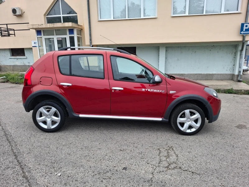 Dacia Sandero 1.5dci, снимка 4 - Автомобили и джипове - 47182579