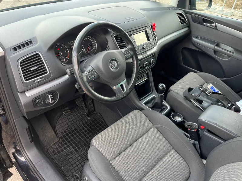 VW Sharan, снимка 5 - Автомобили и джипове - 49342730