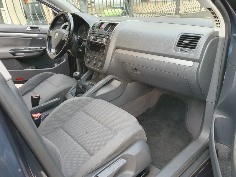 VW Golf 2.0TDI 6skorosti, снимка 13 - Автомобили и джипове - 50104901