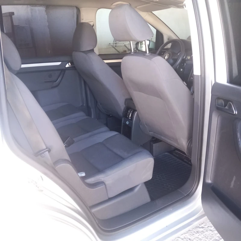 VW Touran, снимка 7 - Автомобили и джипове - 52951875