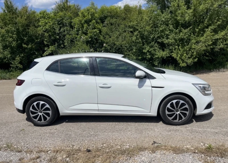 Renault Megane 1.2 I, снимка 4 - Автомобили и джипове - 52445822