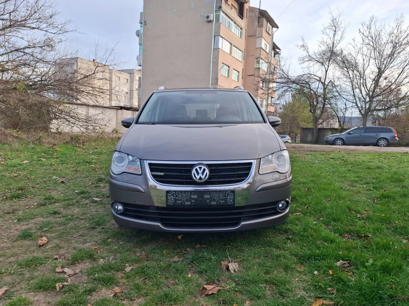 VW Touran 1.9TDi Facelift, снимка 7 - Автомобили и джипове - 52567574