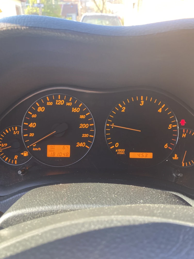 Toyota Avensis, снимка 12 - Автомобили и джипове - 52846615