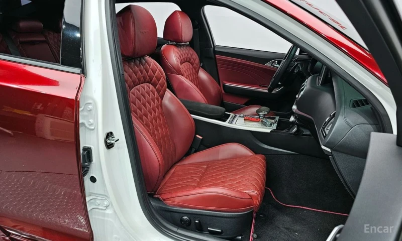 Kia Stinger, снимка 10 - Автомобили и джипове - 53305045