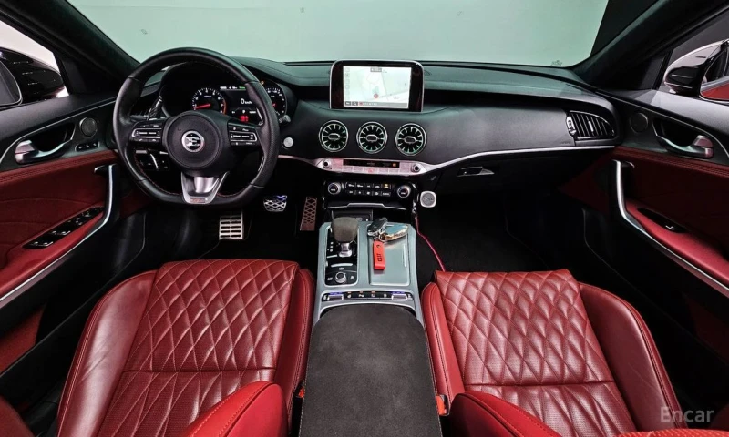 Kia Stinger, снимка 7 - Автомобили и джипове - 53305045