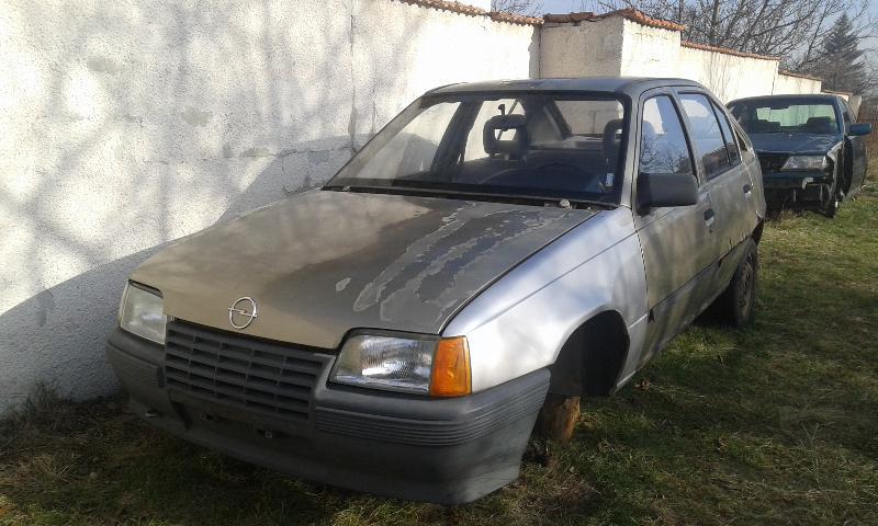 Opel Kadett 1.3, снимка 8 - Автомобили и джипове - 46389651