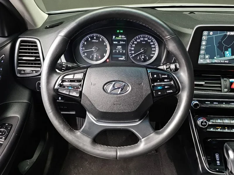 Hyundai Grandeur 3.0 Exclusive, снимка 13 - Автомобили и джипове - 53336484
