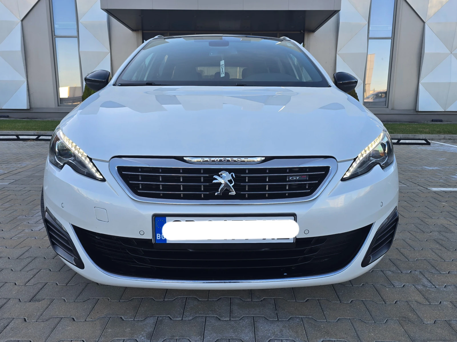 Peugeot 308 2.0 BLUEHDI GT 181 FULL LED КАМЕРА НАВИ ПАНОРАМА ! - изображение 2