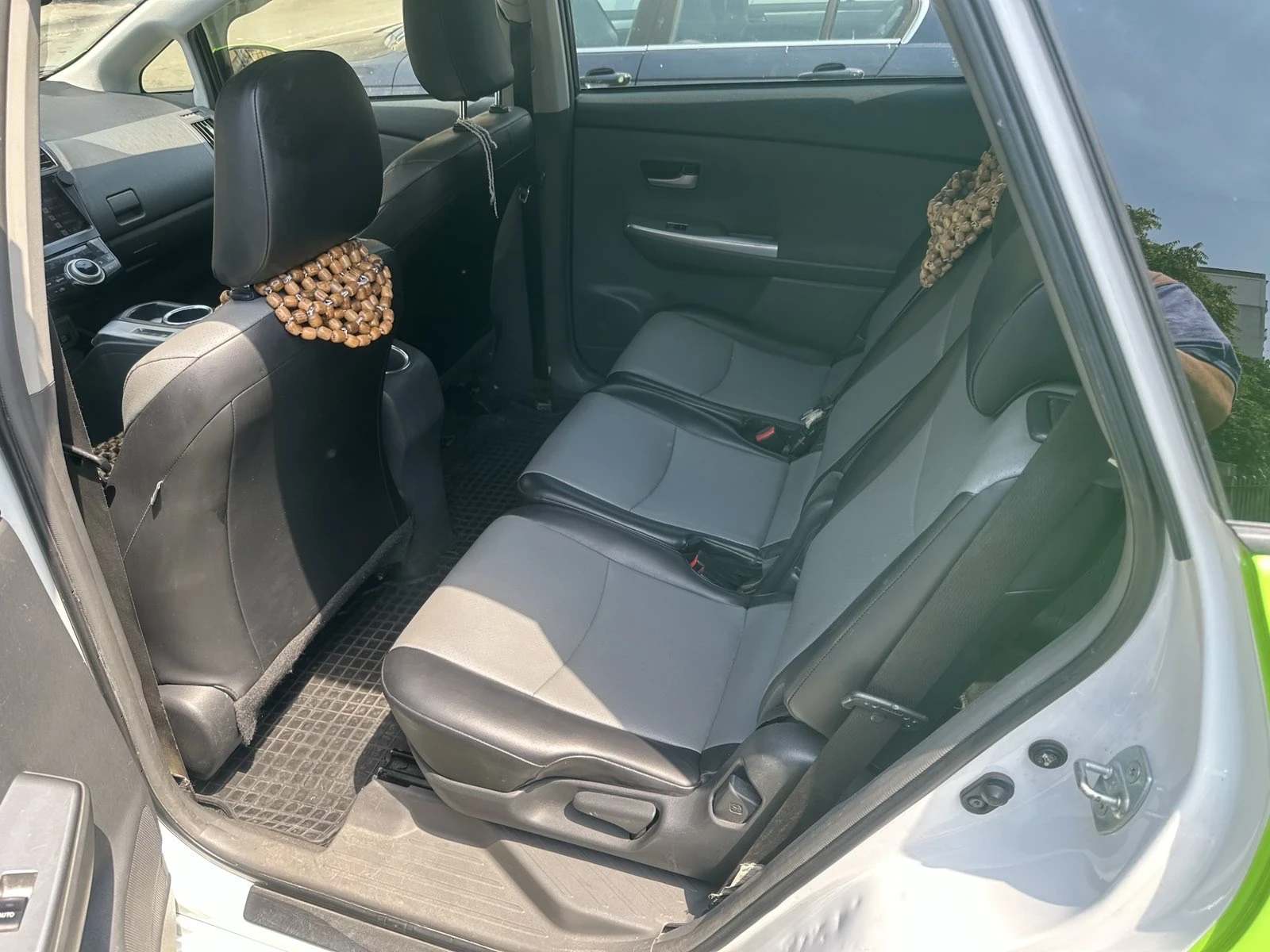 Toyota Prius Plus - изображение 4