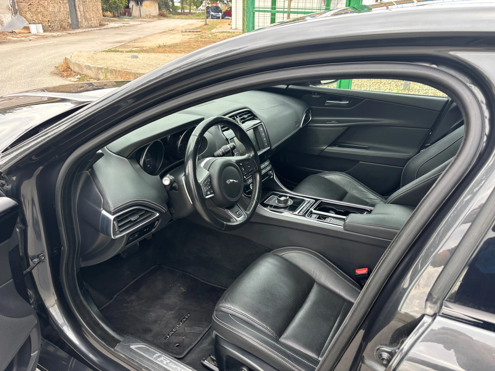 Jaguar XE TOP - изображение 9