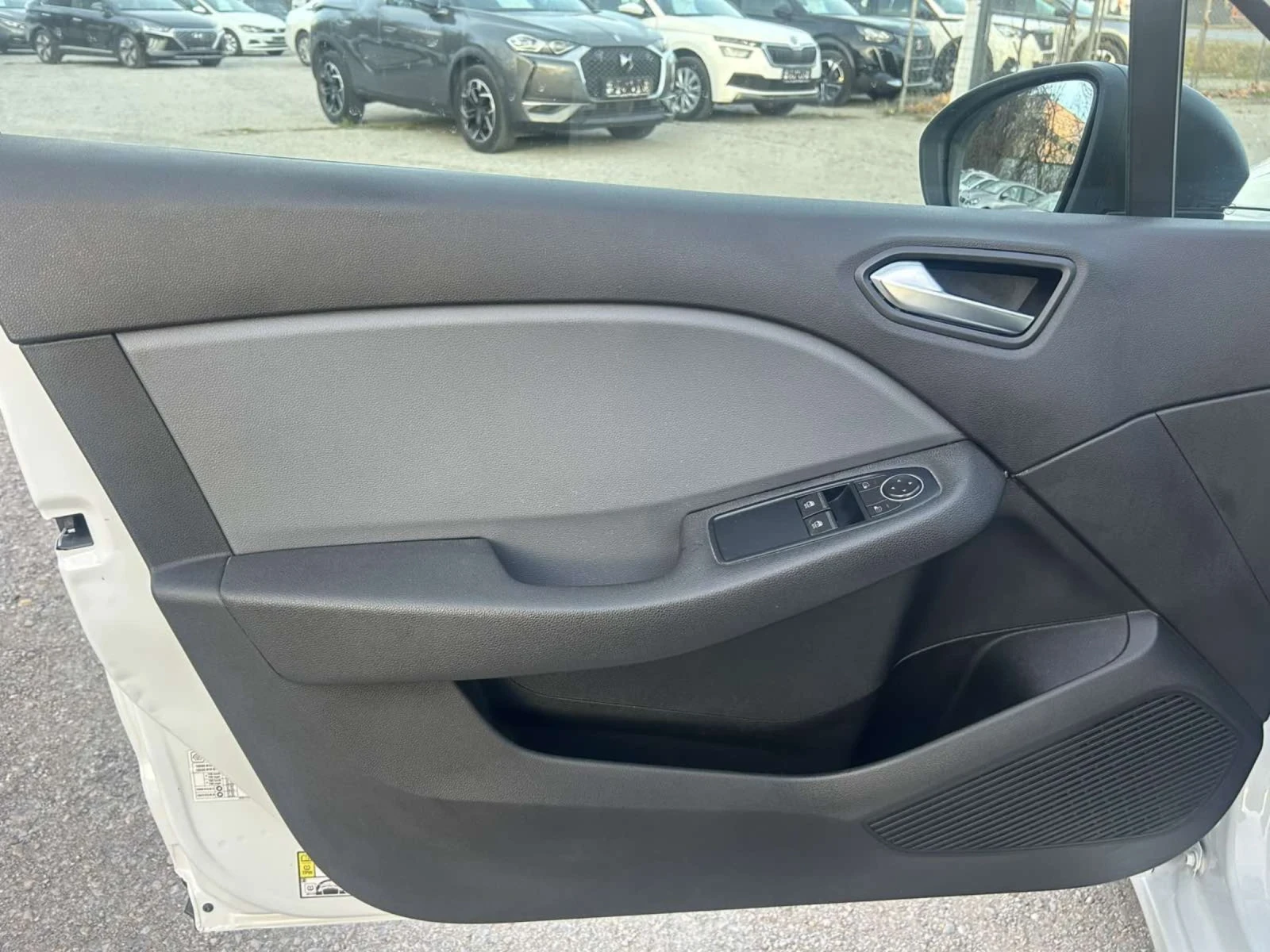 Renault Clio 1.5 DCI 85 * ACC * LINE ASIST * FULL LED *  - изображение 7