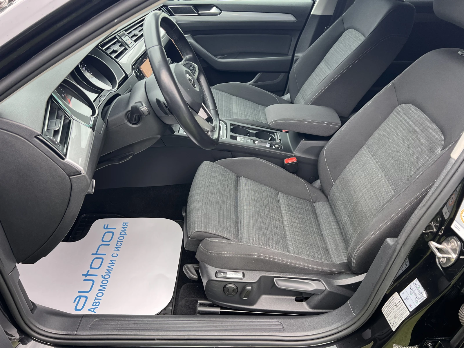 VW Passat BUSINESS/2.0TDI/190k.c./7-DSG/N1 - изображение 8