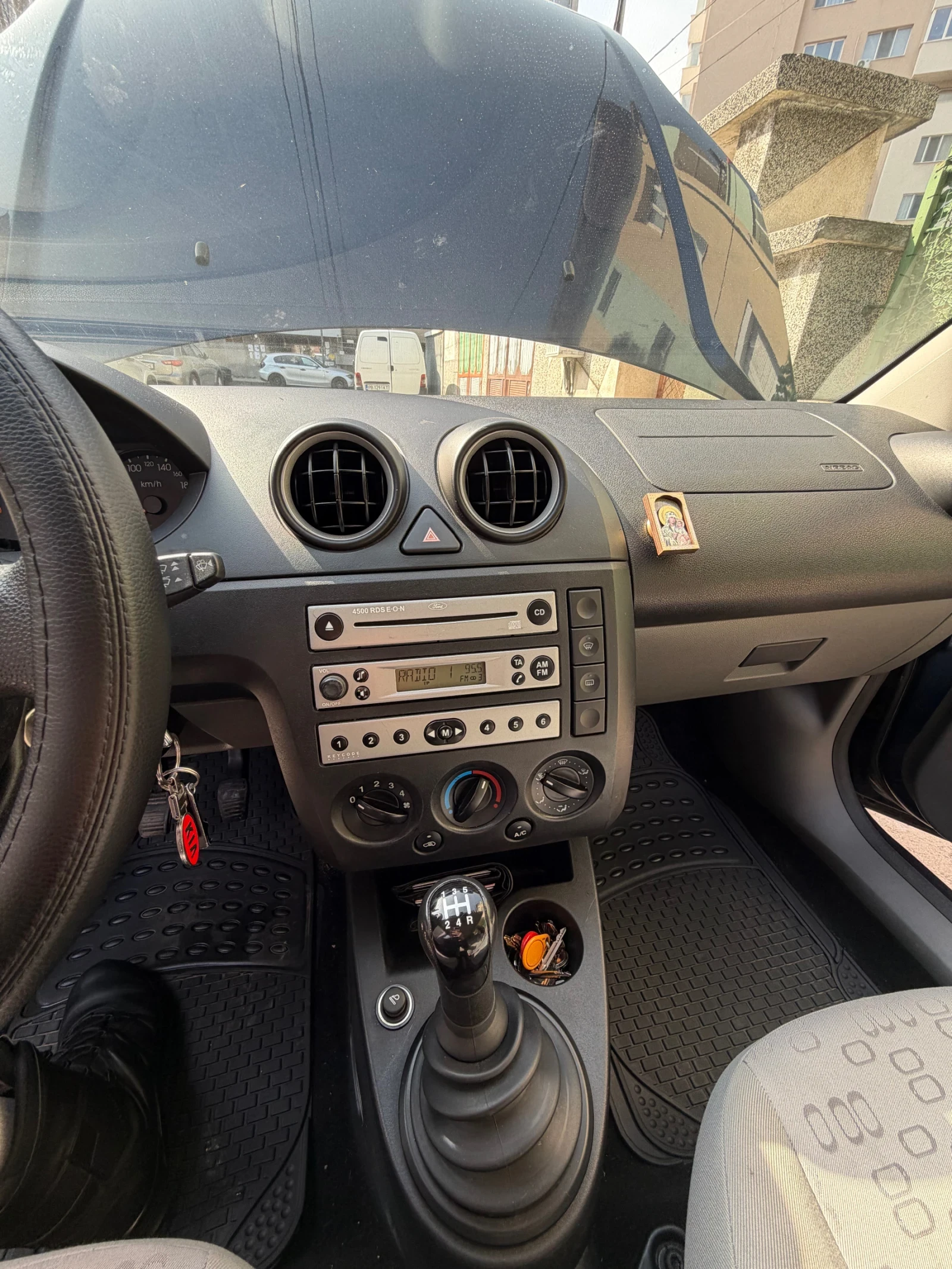 Ford Fiesta Хечбек, снимка 6 - Автомобили и джипове - 53707230