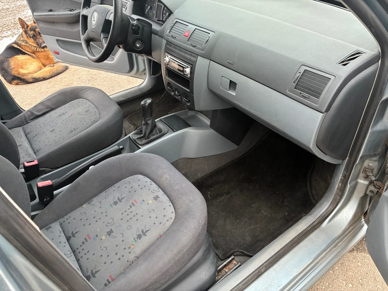 Skoda Fabia 1.9SDI, снимка 8 - Автомобили и джипове - 53731821