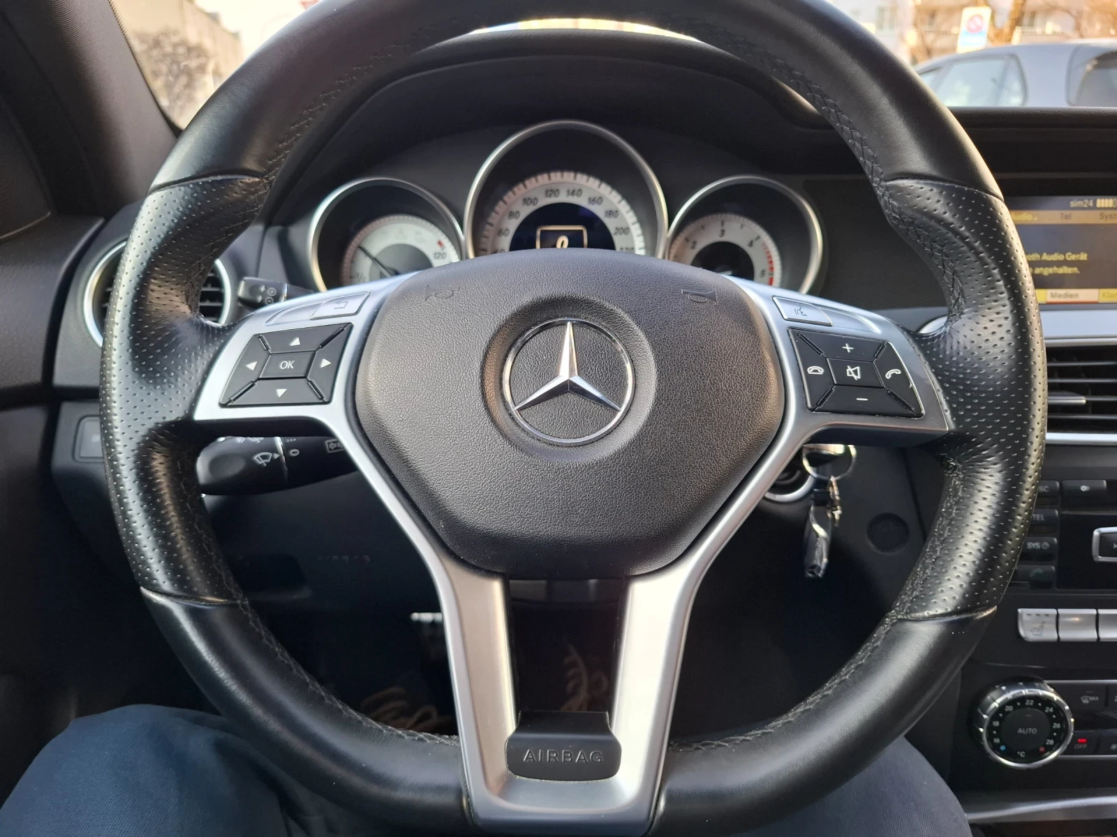 Mercedes-Benz C 220 C220 AMG Styling купе, снимка 8 - Автомобили и джипове - 54343097