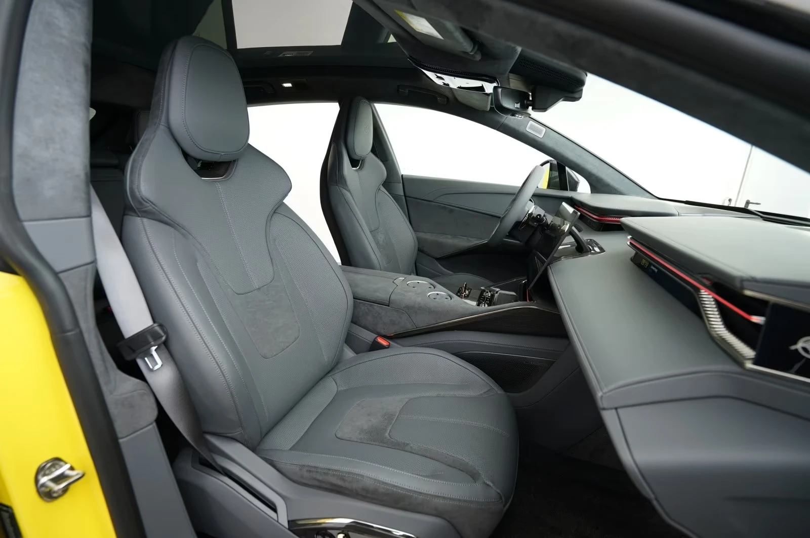 Lotus Eletre R KEF/CARBON/PANO, снимка 9 - Автомобили и джипове - 55229110