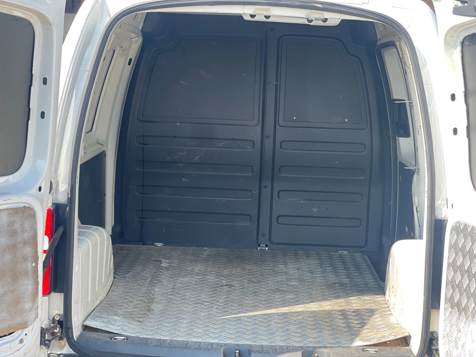 VW Caddy 2.0TDi 4Motion | Mobile.bg � ����������� 9