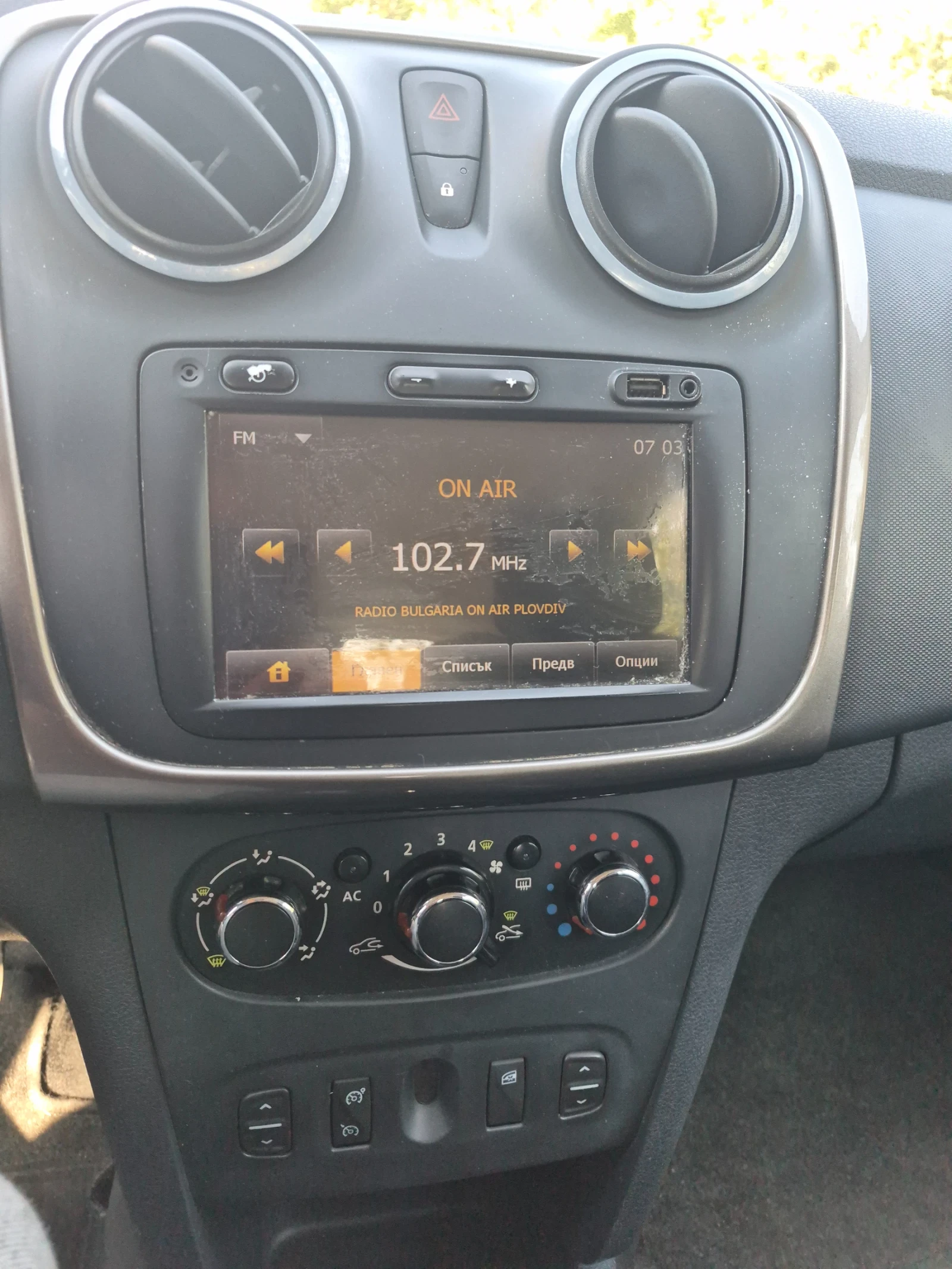 Dacia Sandero, снимка 8 - Автомобили и джипове - 55902030