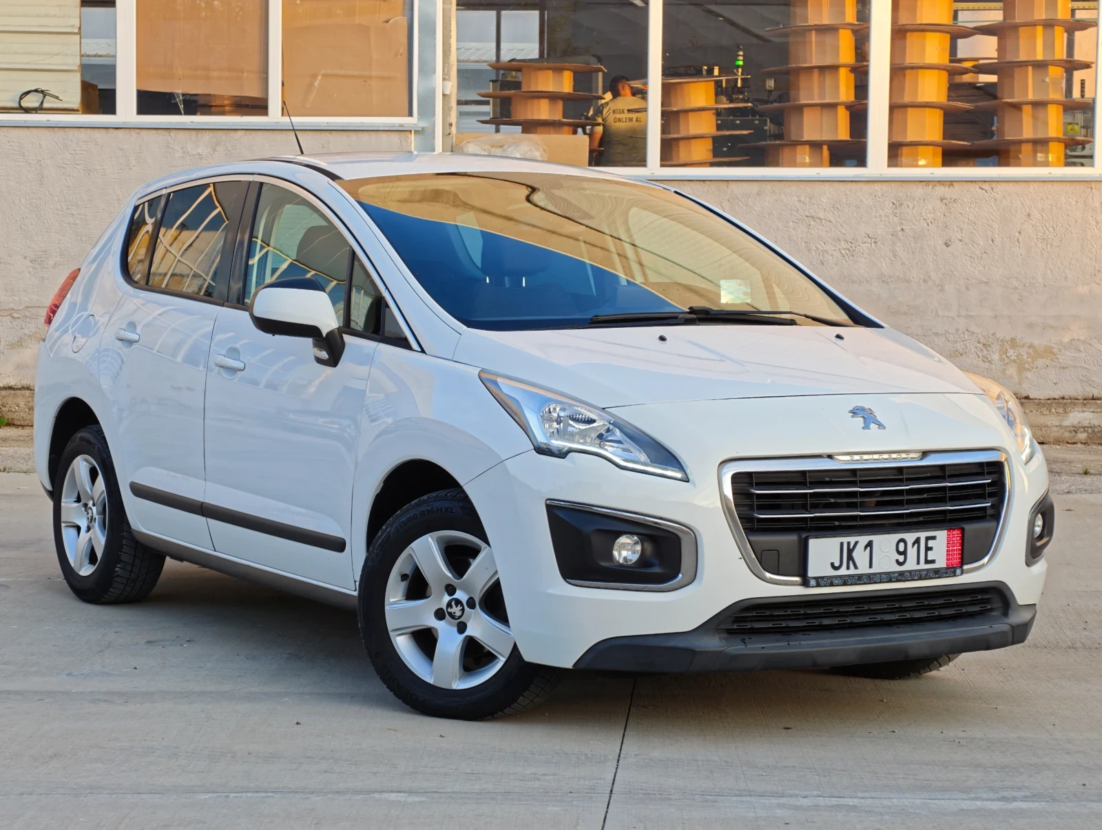 Peugeot 3008 1.6 BlueHDI LED* HeadUp* Navi* Bluethoot* Temp* , снимка 3 - Автомобили и джипове - 56332200