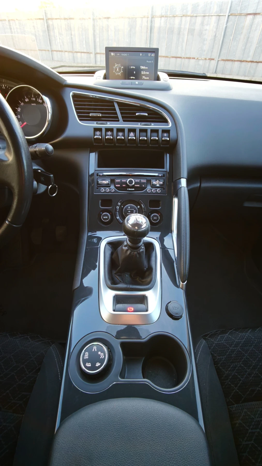 Peugeot 3008 1.6 BlueHDI LED* HeadUp* Navi* Bluethoot* Temp* , снимка 9 - Автомобили и джипове - 56332200