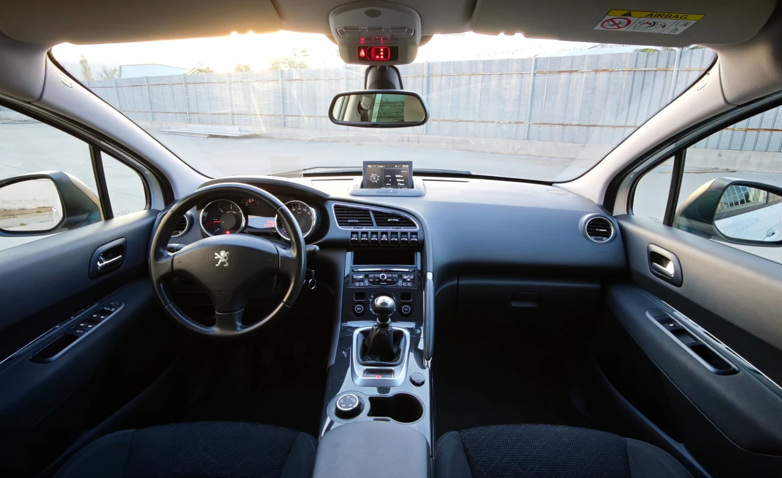 Peugeot 3008 1.6 BlueHDI LED* HeadUp* Navi* Bluethoot* Temp* , снимка 8 - Автомобили и джипове - 56332200