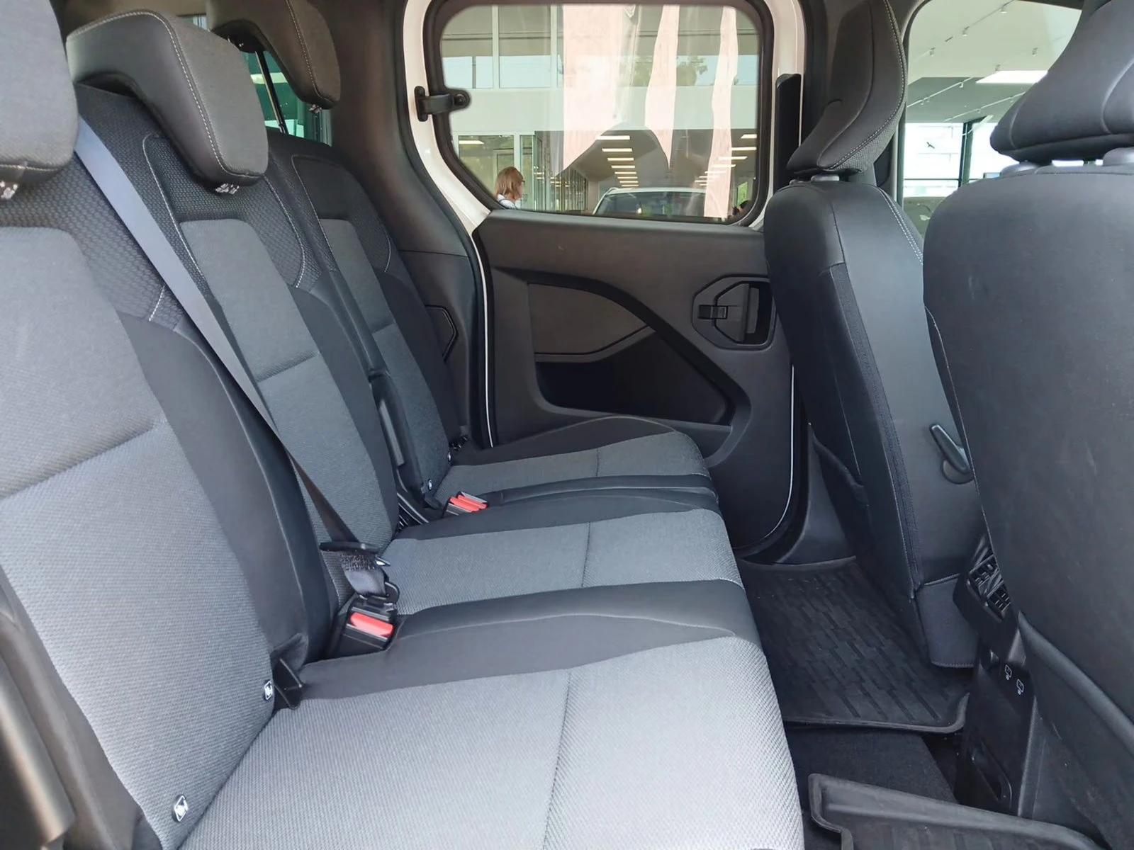 Renault Kangoo E-TECH/122HP/EV45/CAM/CARPLAY/LED/NAVI/130a | Mobile.bg � ����������� 10