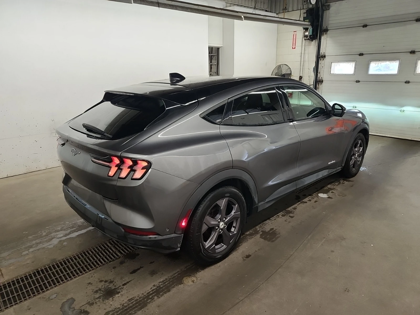 Ford Mustang Mach-E SELECT, снимка 3 - Автомобили и джипове - 56716117