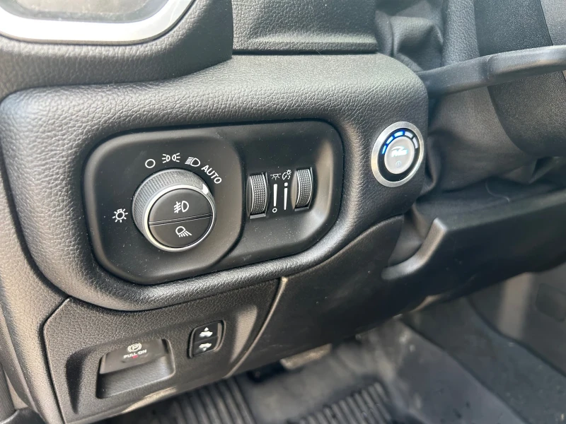 Dodge Ram 1500 5.7 Hemi / LARAMIE, снимка 14 - Автомобили и джипове - 51499322