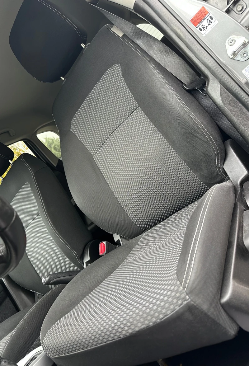 Suzuki Vitara 1.6 I, снимка 15 - Автомобили и джипове - 52679505