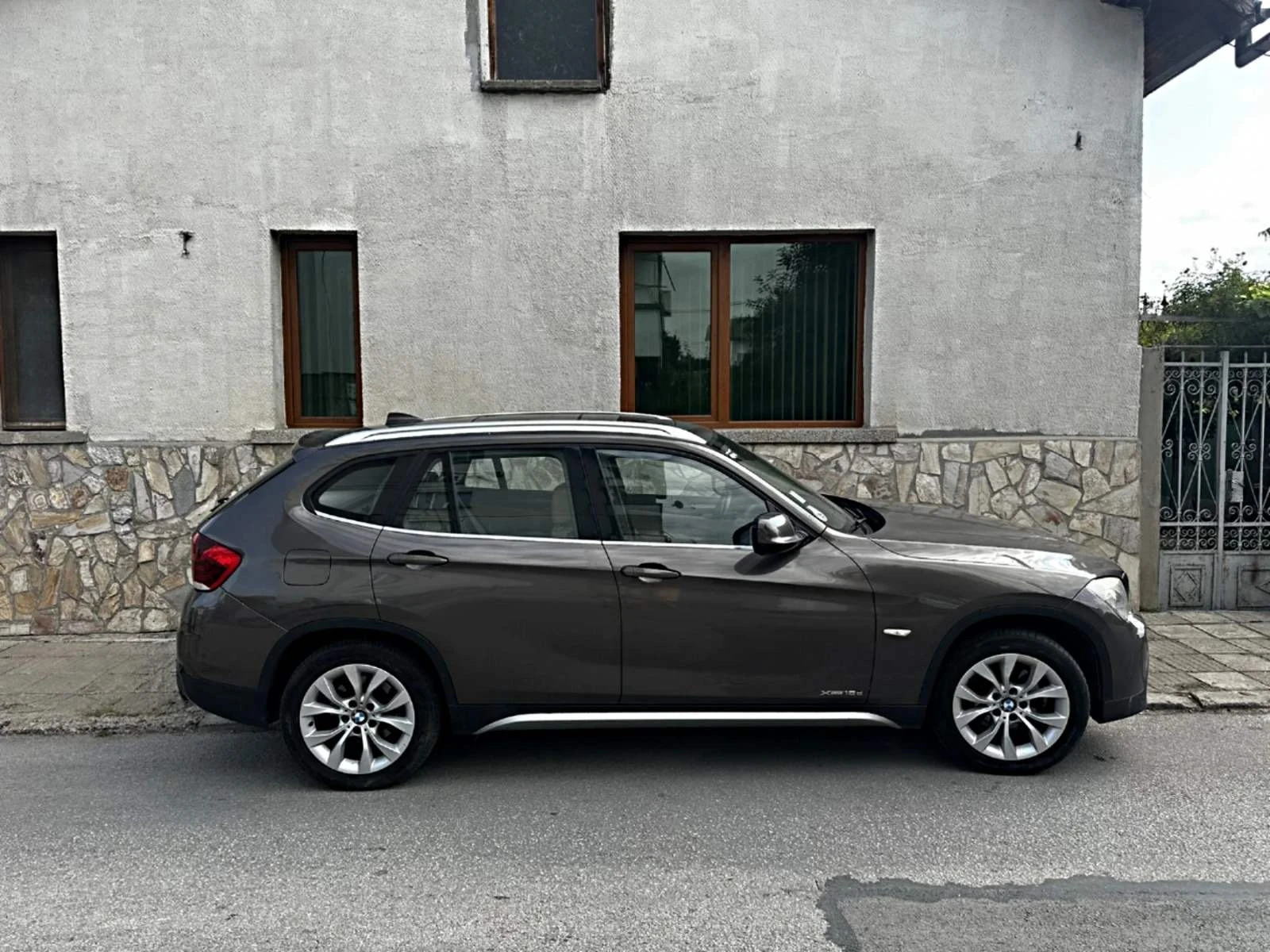 BMW X1 18d - изображение 4