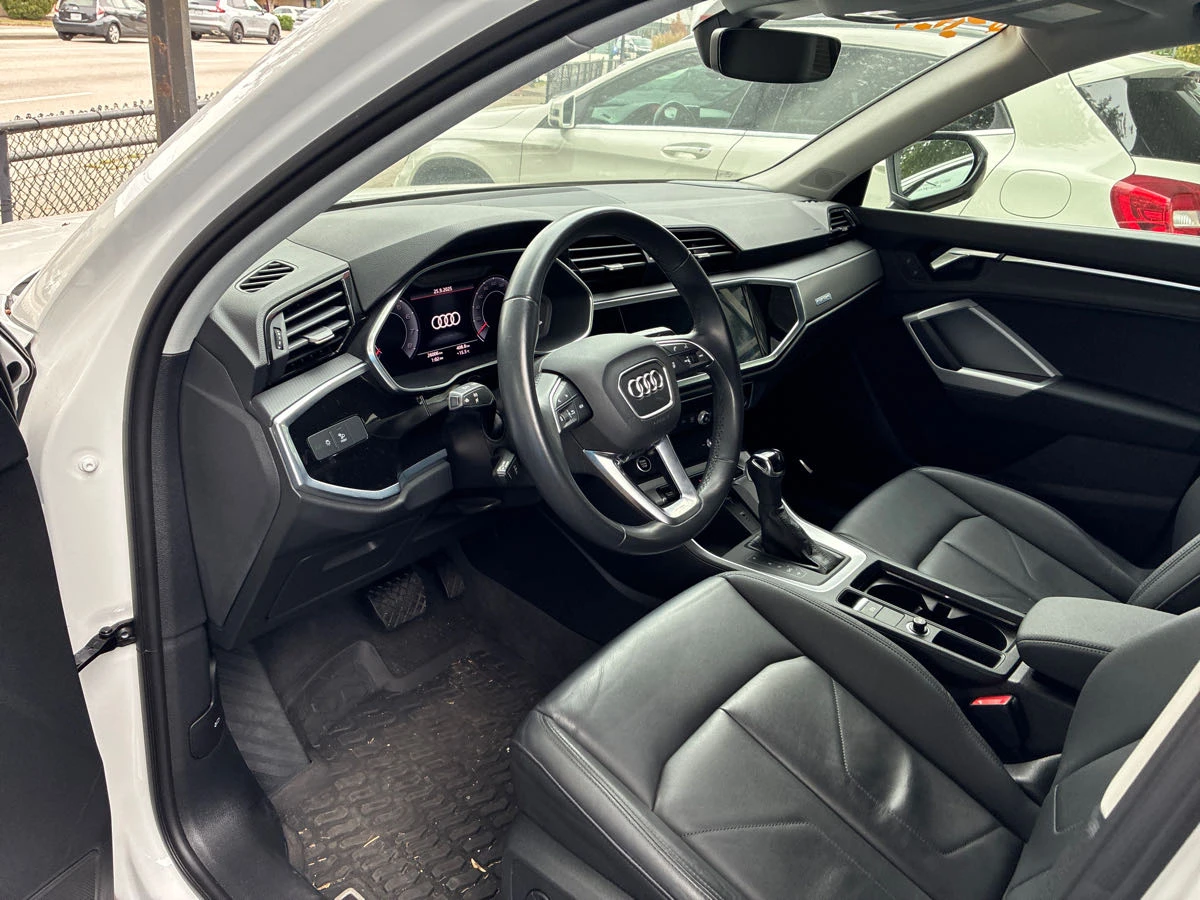 Audi Q3 TECHNIK * CARFAX * БЕЗ ПЪРВОНАЧАЛНА ВНОСКА - изображение 6