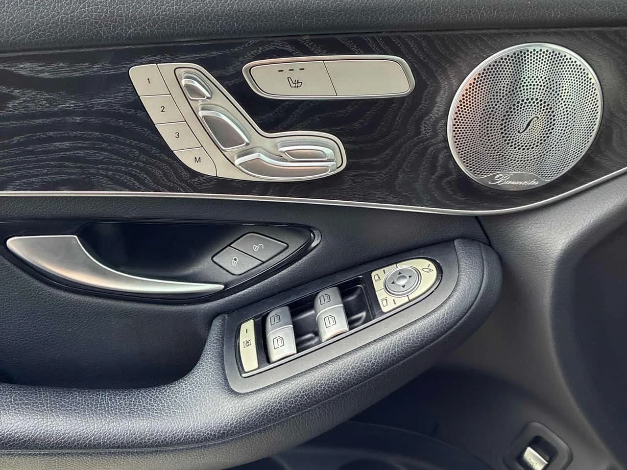 Mercedes-Benz GLC 300 CARFAX/Подгрев/Памет/Панорама/Burmester, снимка 7 - Автомобили и джипове - 53893538