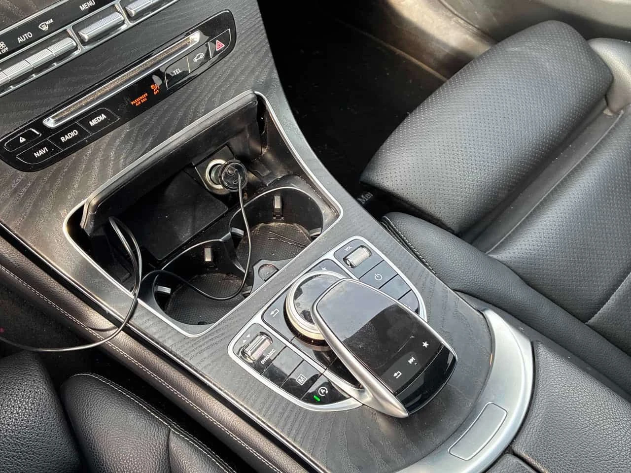 Mercedes-Benz GLC 300 CARFAX/Подгрев/Памет/Панорама/Burmester, снимка 13 - Автомобили и джипове - 53893538