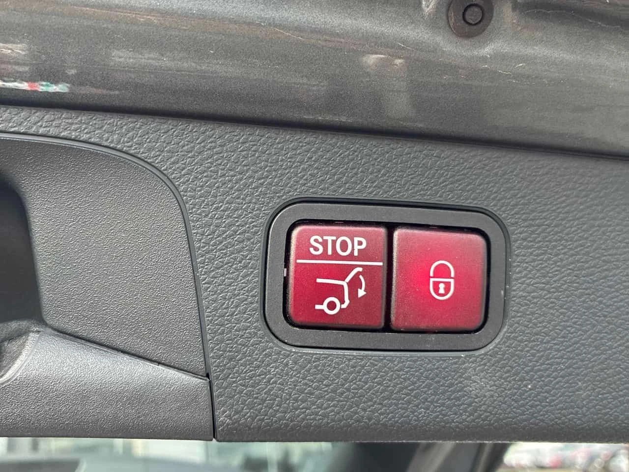 Mercedes-Benz GLC 300 CARFAX/Подгрев/Памет/Панорама/Burmester, снимка 9 - Автомобили и джипове - 53893538