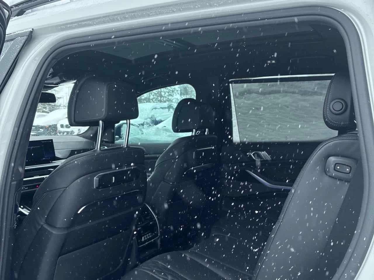 BMW X7 xDrive40i/HARMAN KARDON/360/ДИСТРОНИК/ПАНОРАМА, снимка 11 - Автомобили и джипове - 54006231