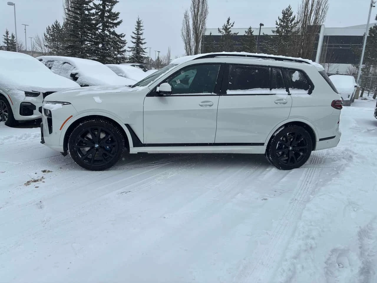 BMW X7 xDrive40i/HARMAN KARDON/360/ДИСТРОНИК/ПАНОРАМА, снимка 3 - Автомобили и джипове - 54006231