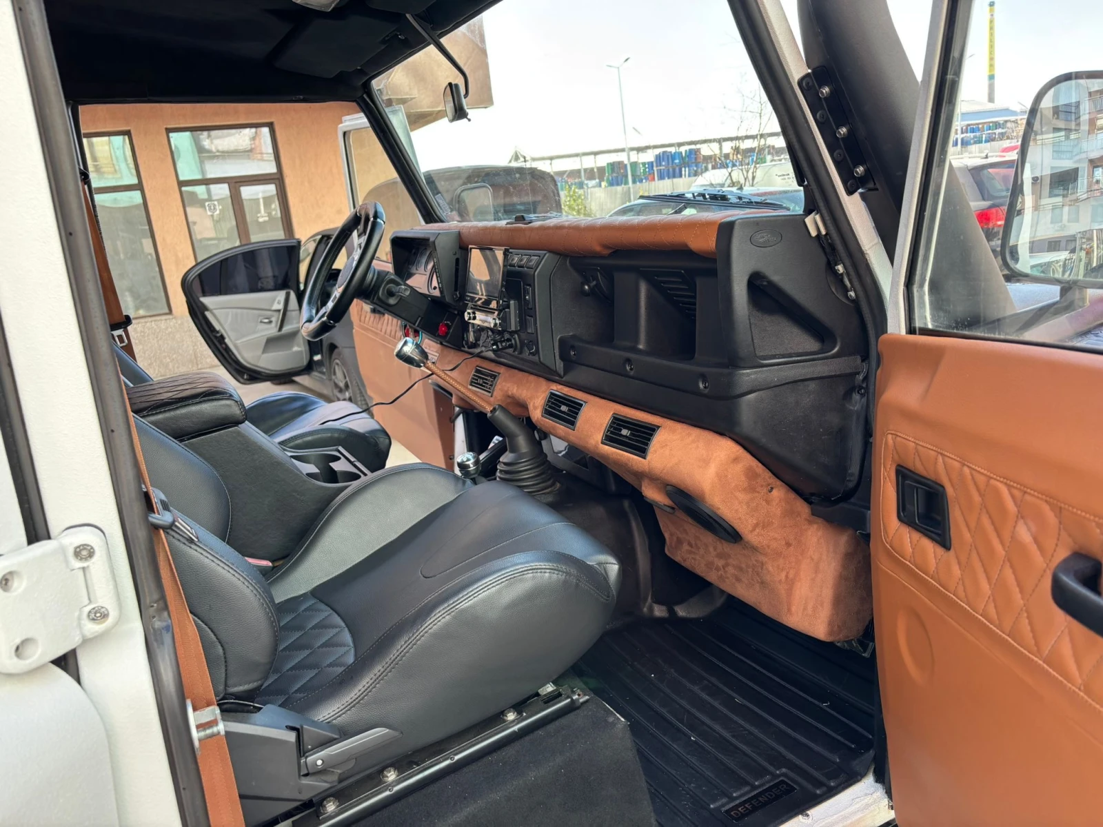 Land Rover Defender 110 Crew Cab Pick Up, снимка 5 - Автомобили и джипове - 54277459