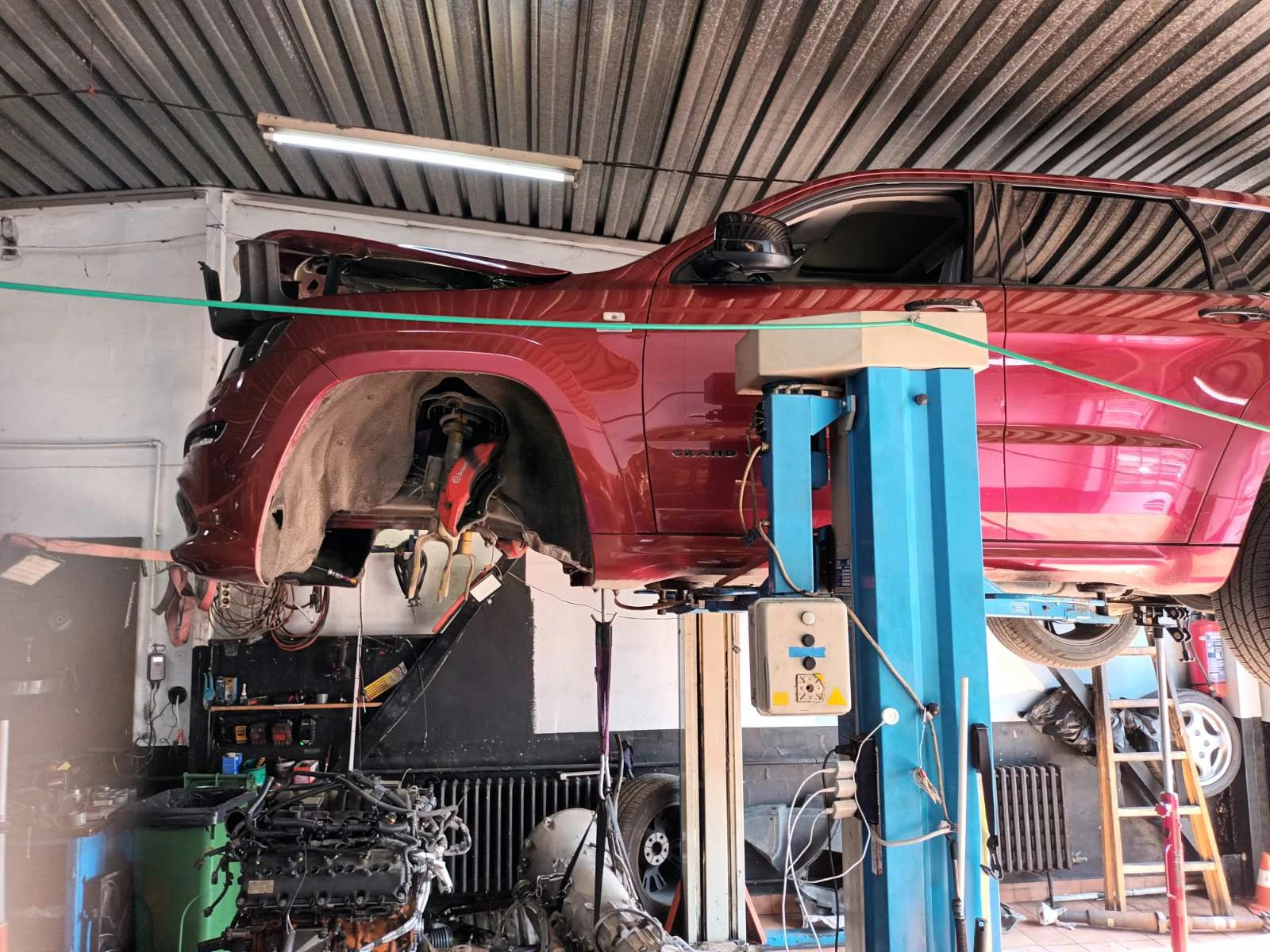 Jeep Grand cherokee 6.4 SRT LPG, снимка 6 - Автомобили и джипове - 54413344