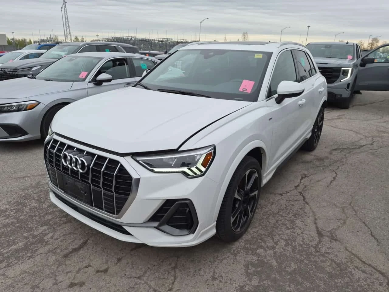 Audi Q3  S LINE PREMIUM PLUS| PANO| ПАМЕТ| ПОДГРЕВИ| , снимка 2 - Автомобили и джипове - 54762720