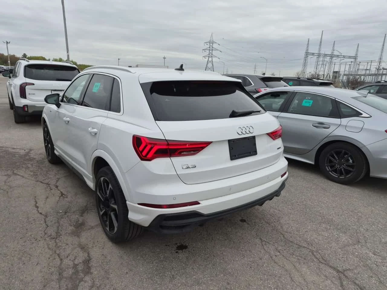 Audi Q3 * S LINE PREMIUM PLUS * CARFAX * БЕЗ ПЪРВОНАЧАЛНА 