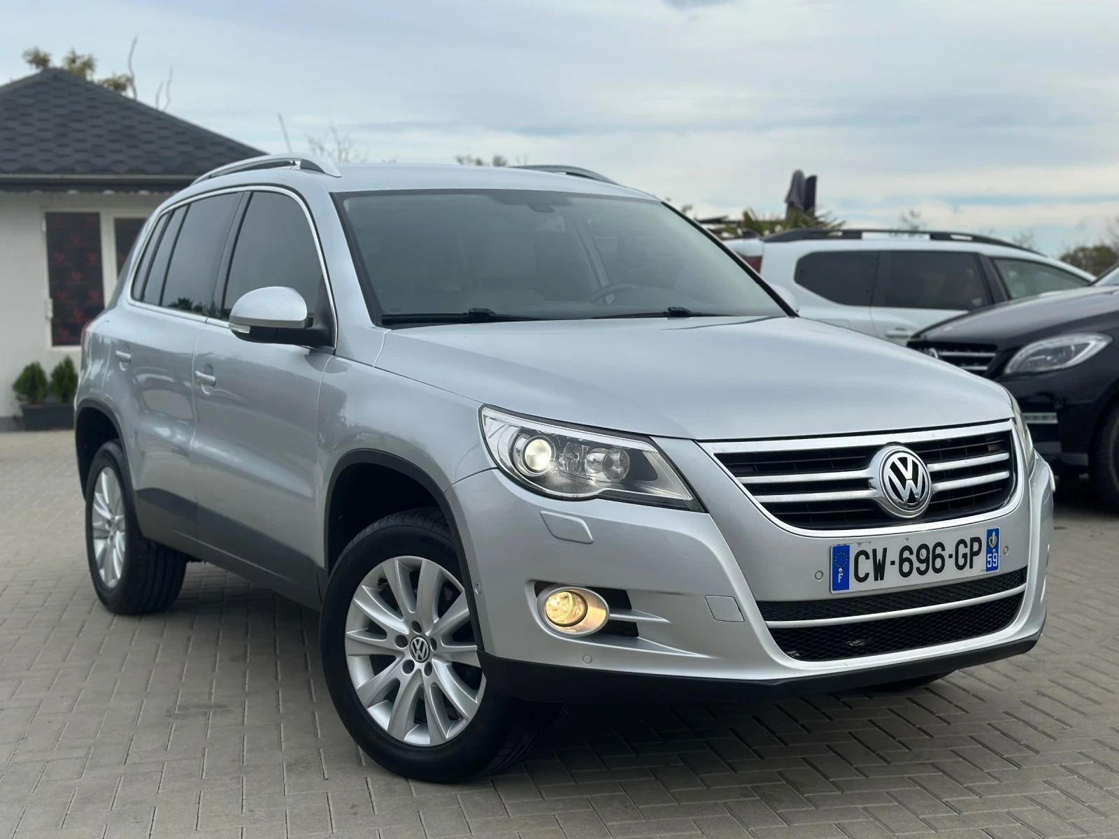 VW Tiguan 4x4, снимка 2 - Автомобили и джипове - 56525210