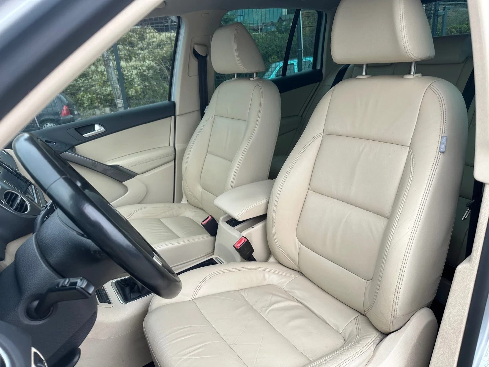 VW Tiguan 4x4, снимка 6 - Автомобили и джипове - 56525210